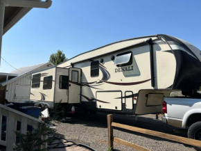 Gorgeous Denali 5th Wheel Delight!